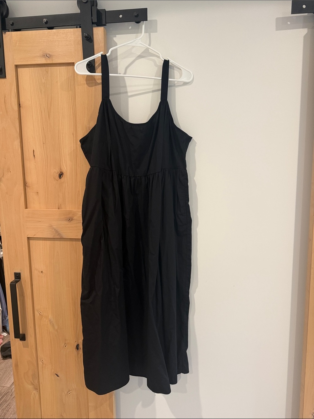 Ava & Viv Black Sleeveless Gathered Midi Dress